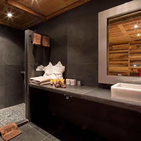 Hotel Du Pas De L'ours Relais Et Châteaux 5*